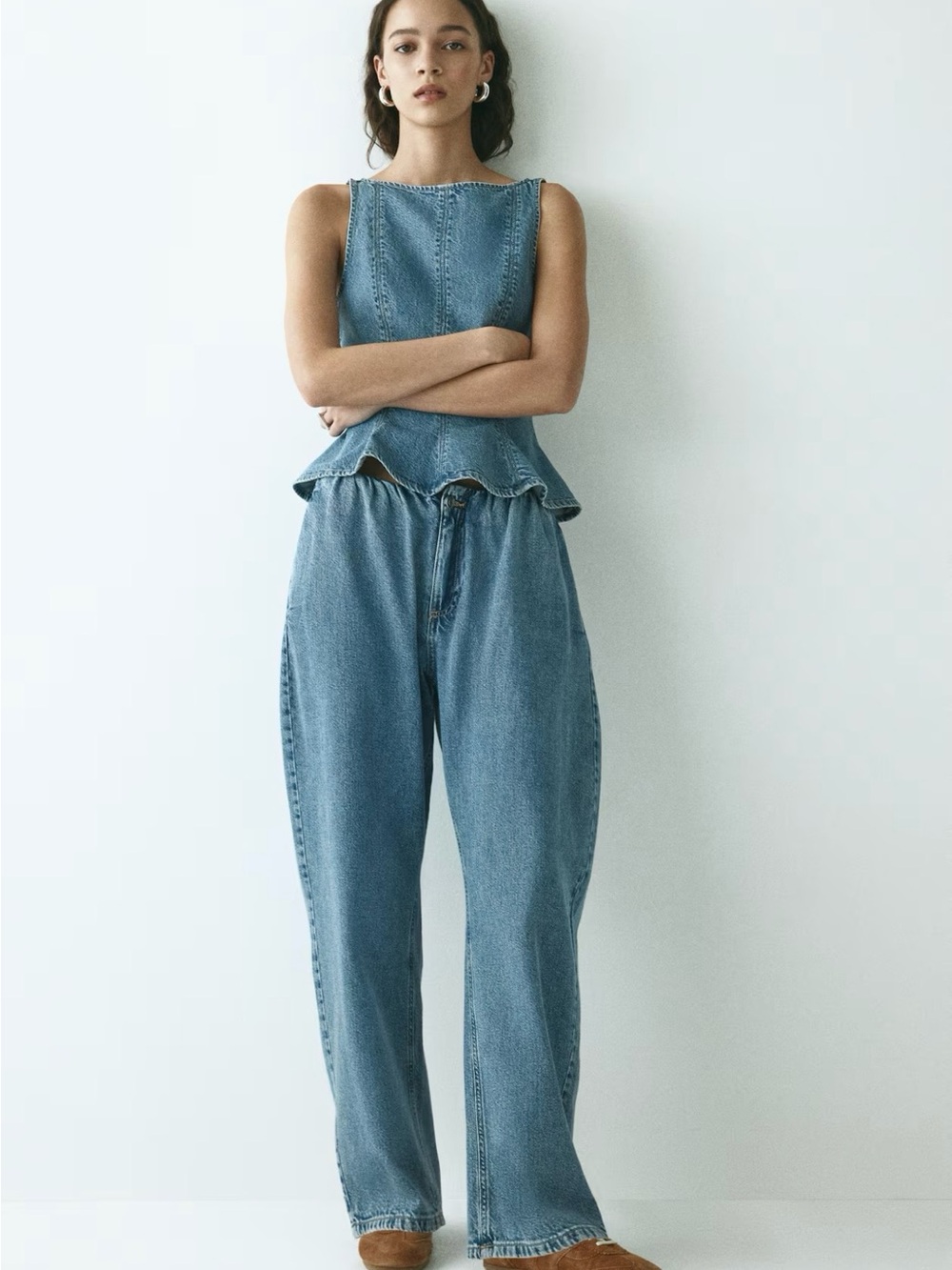 BARREL-LEG DENIM PANTS